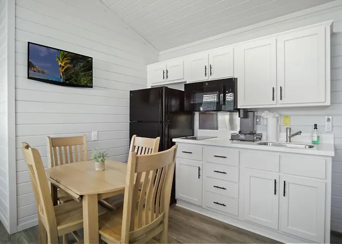 1 Mile To Beach Family Friendly 2 Bdrm Comfy Beds